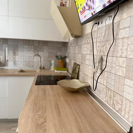 жемчужиный квартал на каманина Apartment