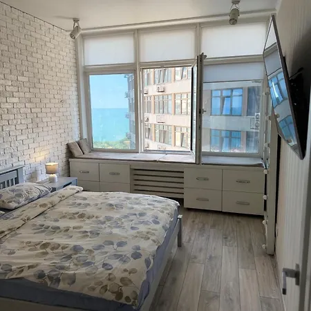 жемчужиный квартал на каманина Apartment