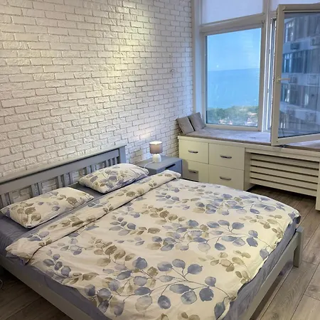 Apartment жемчужиный квартал на каманина Odesa