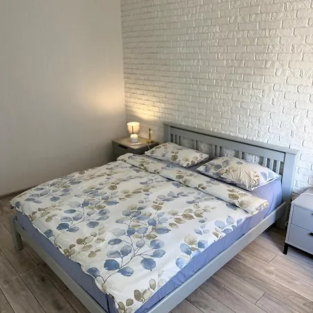 Apartment жемчужиный квартал на каманина