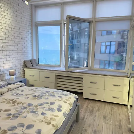 Apartment жемчужиный квартал на каманина *